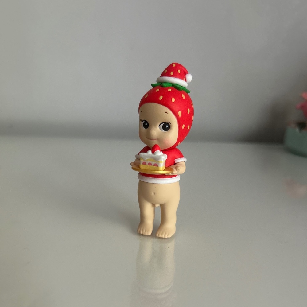 Sonny Angel Christmas series strawberry